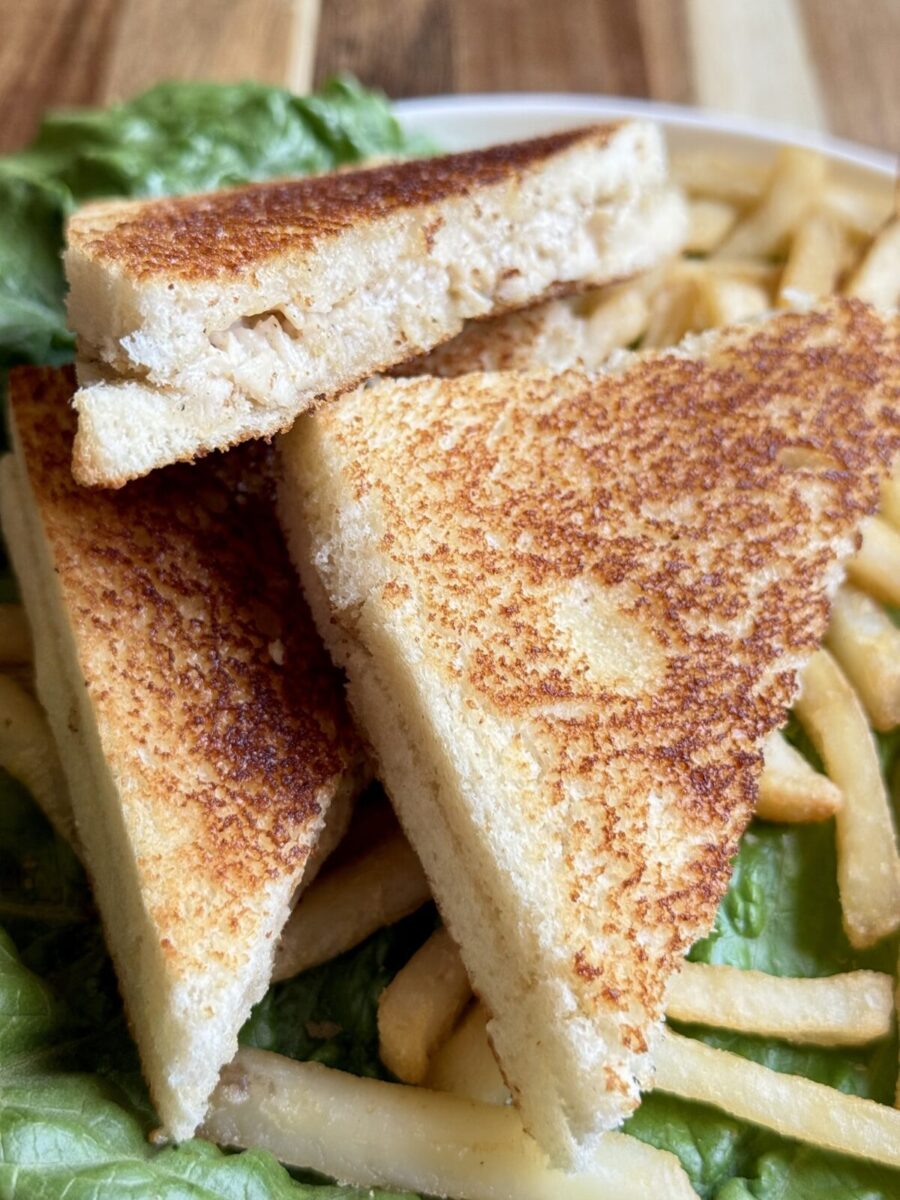 Easy Creamy Chicken Sandwich (Crispy Toasted & Melt-in-Mouth)