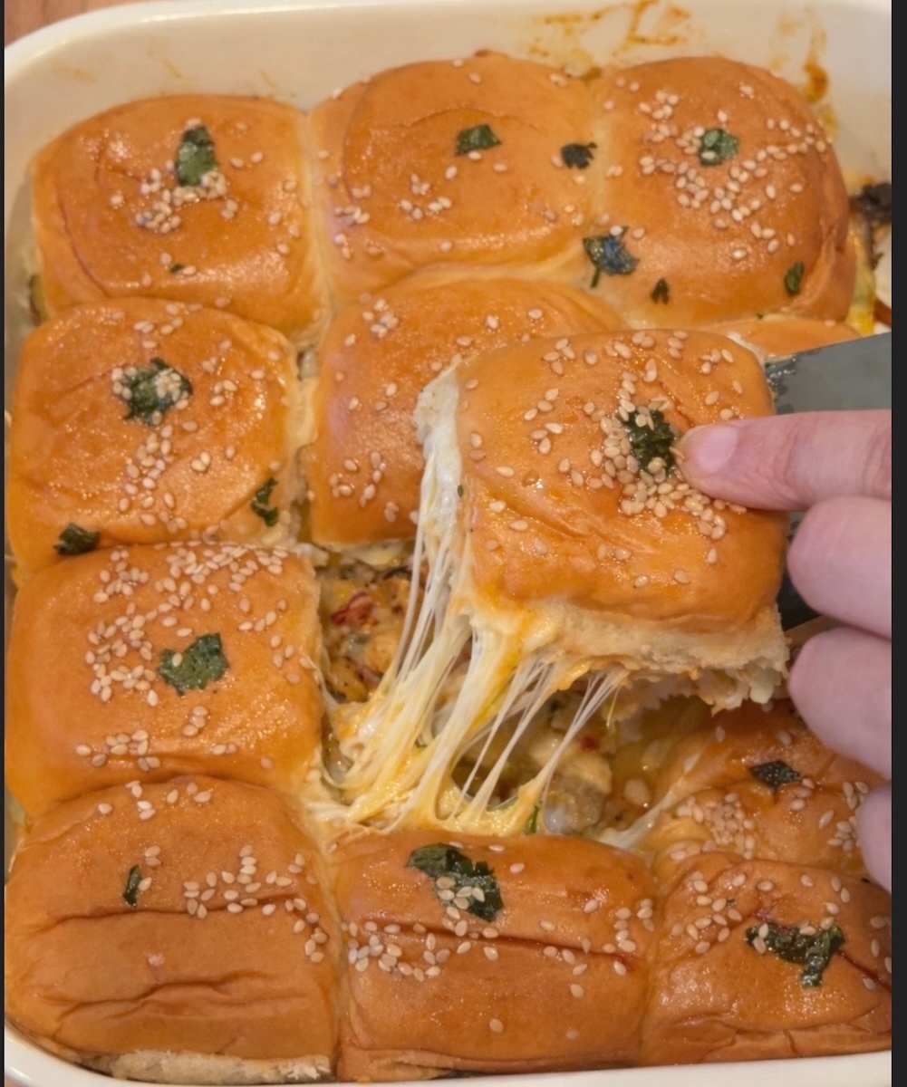 The Best Cheesy Chicken Sliders Recipe (Ready in 30 Minutes)